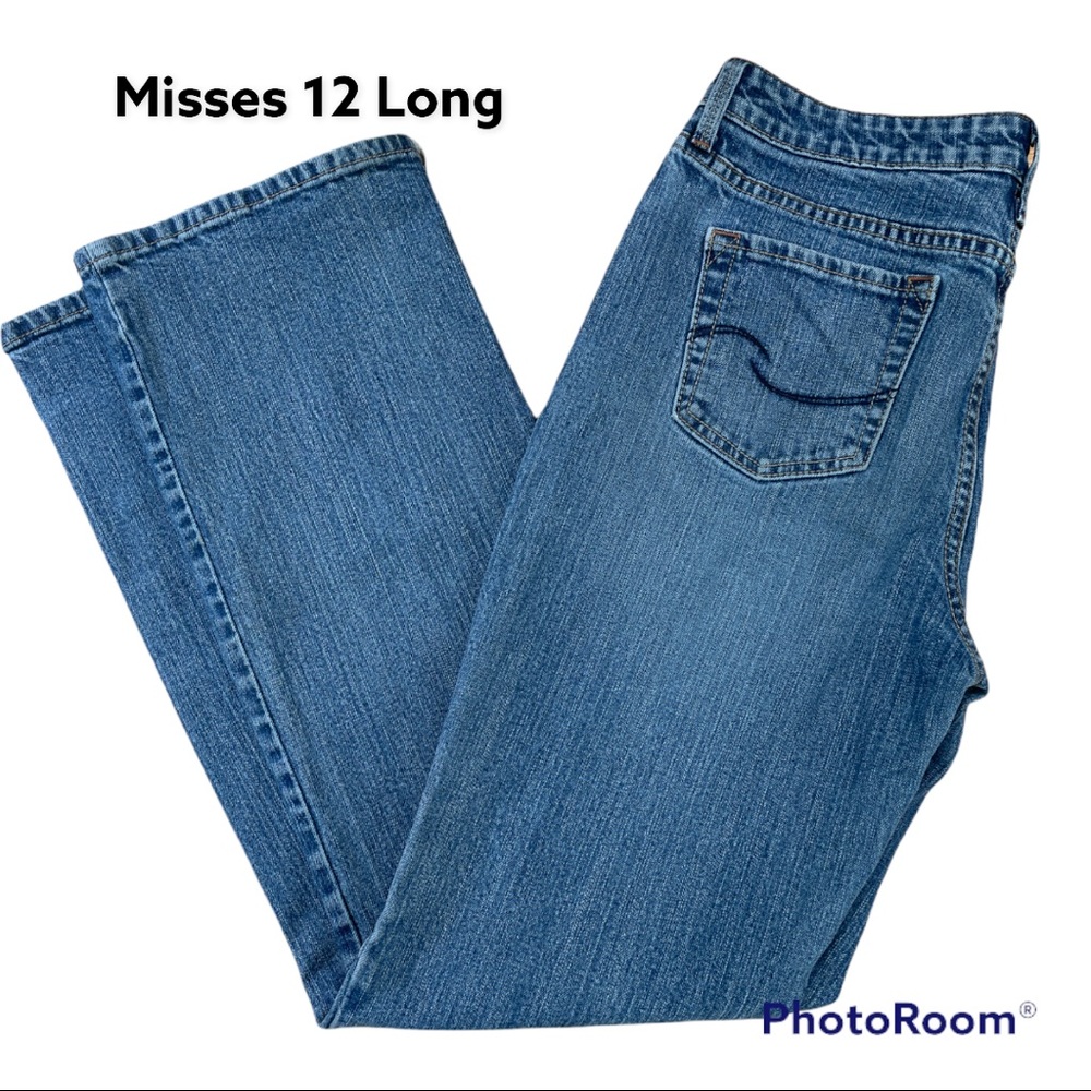 Misses Signature Levi mid-rise bootcut jeans.